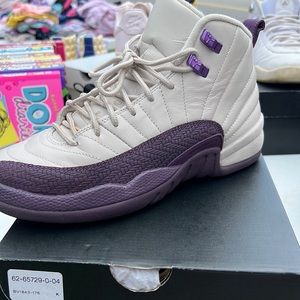 Jordan 12 size.7